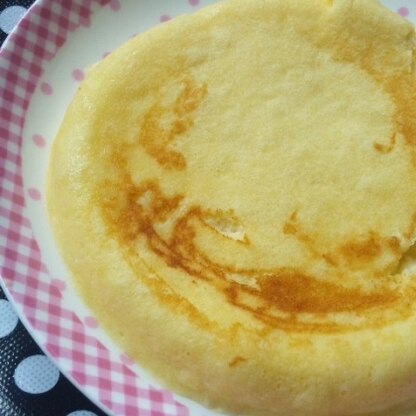 炊飯器でケーキ初めて作りました。３合炊きがあったので～ 
さっぱり酸味があって美味しい☆時間かからないし簡単！ヘルシー！また作ります～